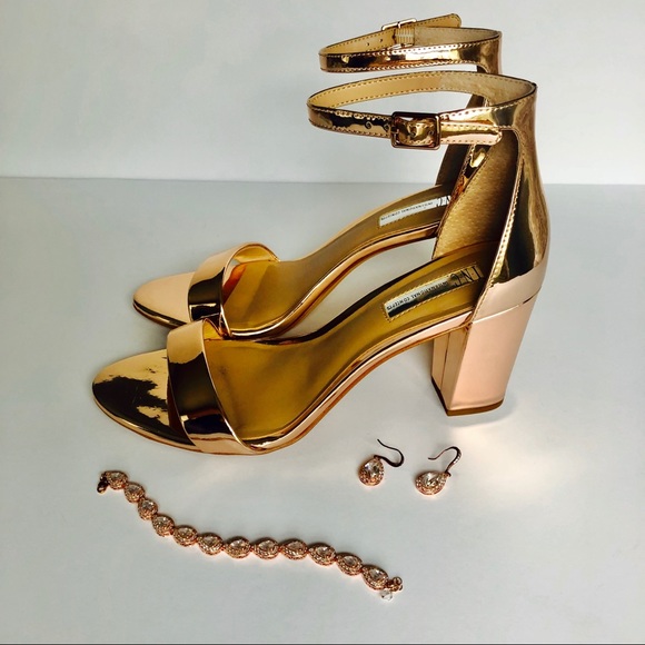 ✨HP✨INC International Concepts Rose Gold Sandal - Picture 5 of 8